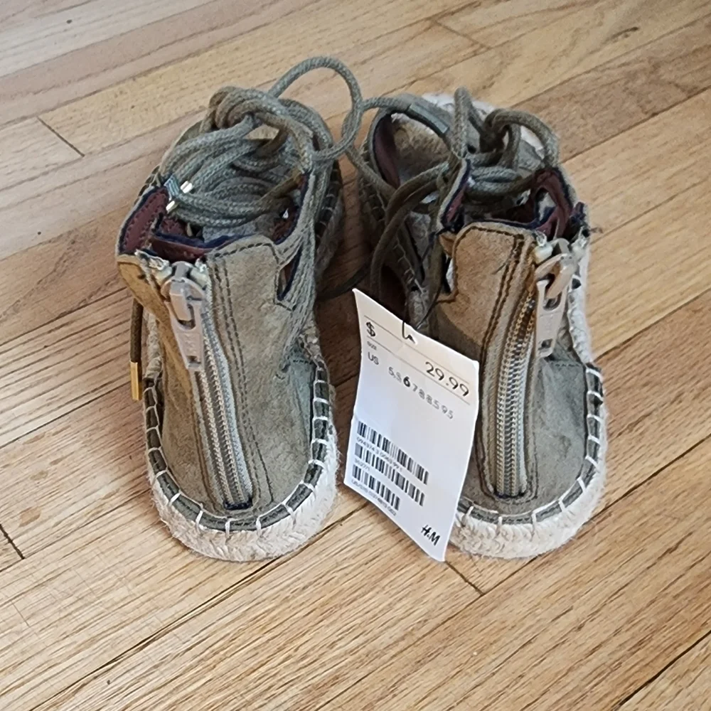 H&M Olive Green Faux Suede Gladiator Style Espadrilles size 6 NWT